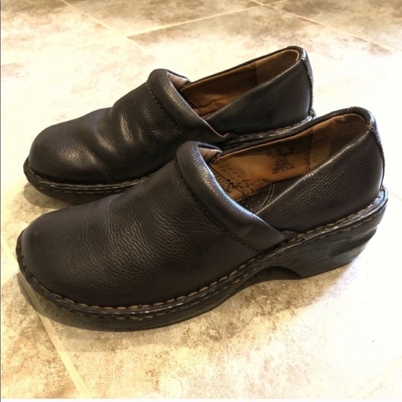 Thom McAn brown leather clogs mules shoes 8 - Picture 1 of 8